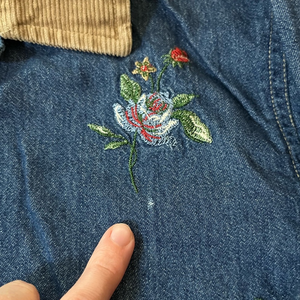 90s Capacity Embroidered Floral Denim Button-Up Shirt Blouse Size M Corduroy - Picture 11 of 13